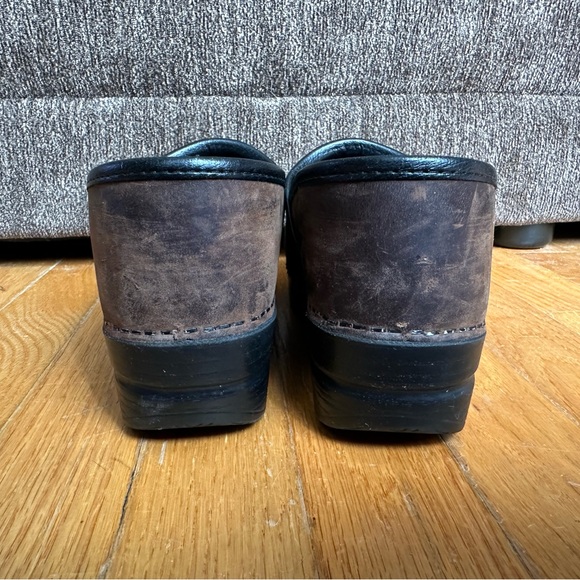 Dansko women’s pro leather clogs (antique brown) - Picture 4 of 8